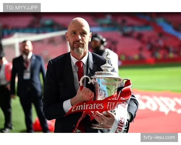 标准列日主帅成功续约，球队未来战略引发广泛关注