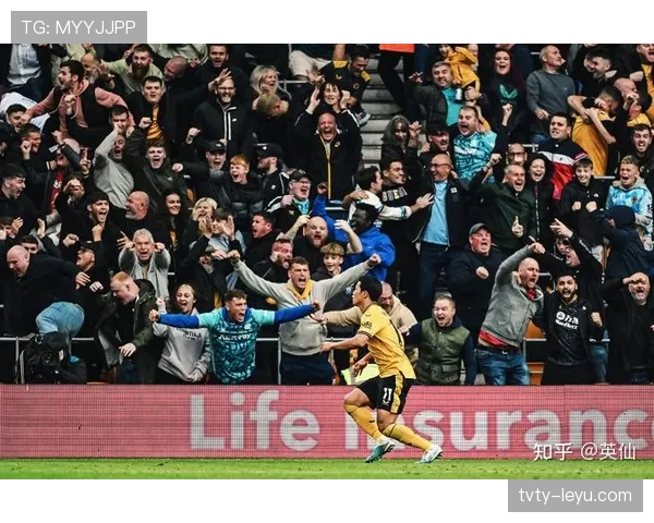 英超狼队续约黄喜灿，本赛季表现稳健持续提升